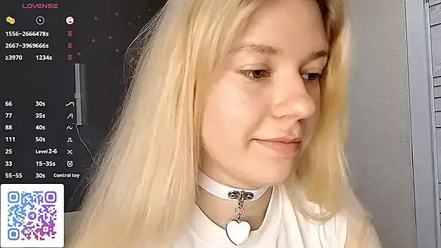MaryjaneSpider from StripChat is Freechat