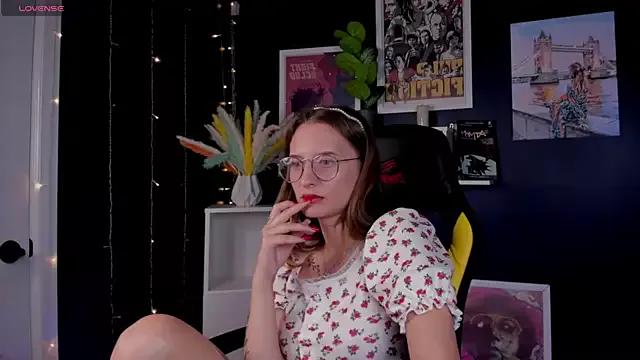 Maryyy_May from StripChat is Freechat