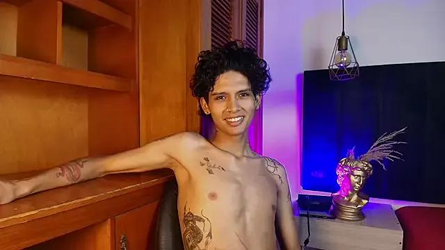 massimo_alessandro from StripChat is Freechat