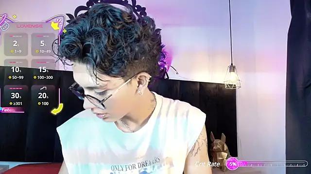 Massimo_vaiolethsan from StripChat