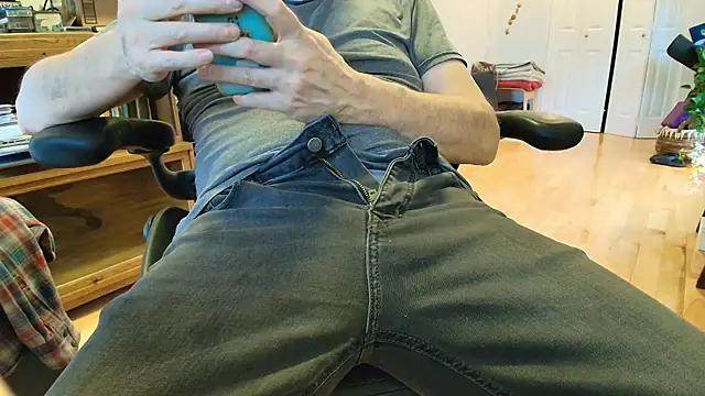 massive_cum from StripChat