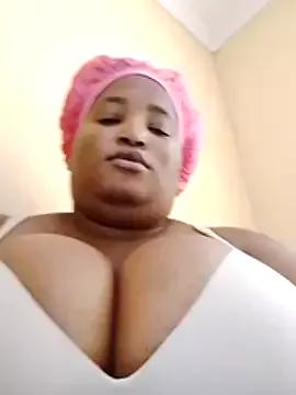 MassiveBoobsxxxx from StripChat is Freechat