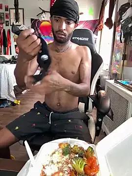 MasterPapian0 webcams show profile image 