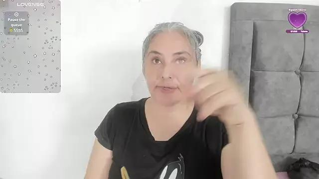 mature_gold from StripChat is Freechat