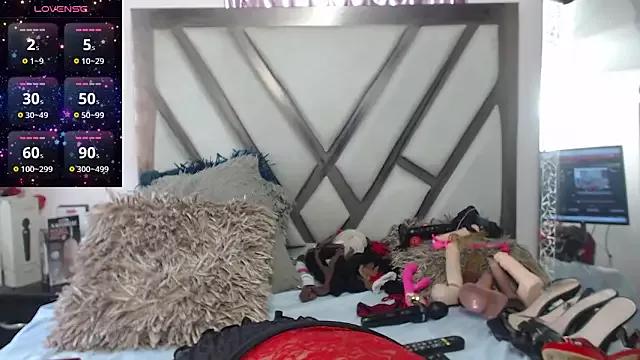 matureluna from StripChat is Freechat