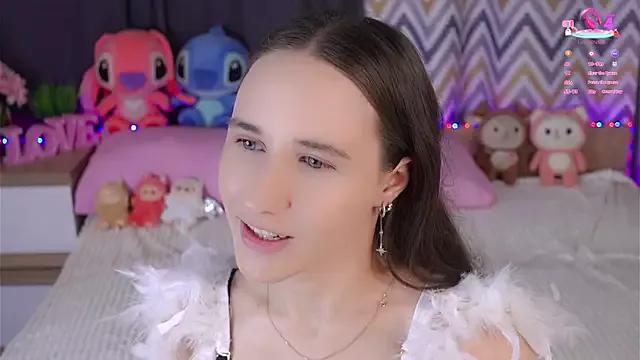 MaudAle from StripChat is Freechat