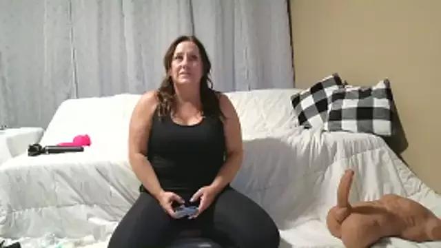 Maverikrose from StripChat is Freechat