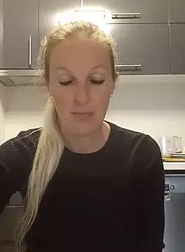 Photos of MaviePearl from StripChat is Freechat
