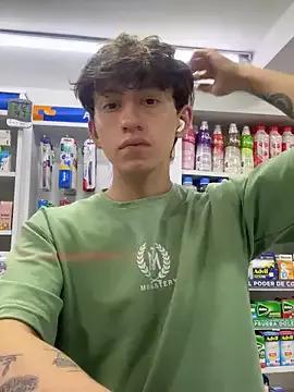 MaxiDoctor1 webcams show profile image 