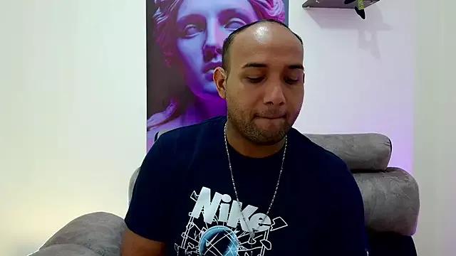 Maximiliano_coot webcams show profile image 