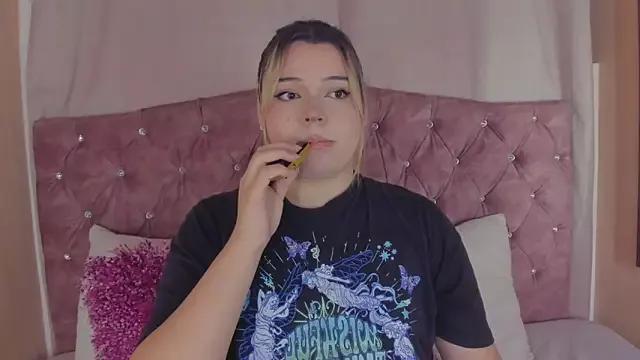 maxine_minx from StripChat is Freechat