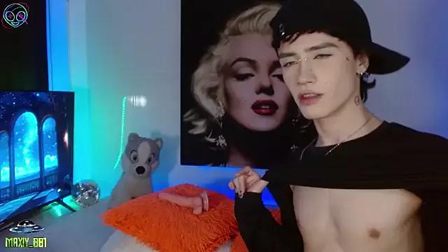 Maxiy_001 webcams show profile image 