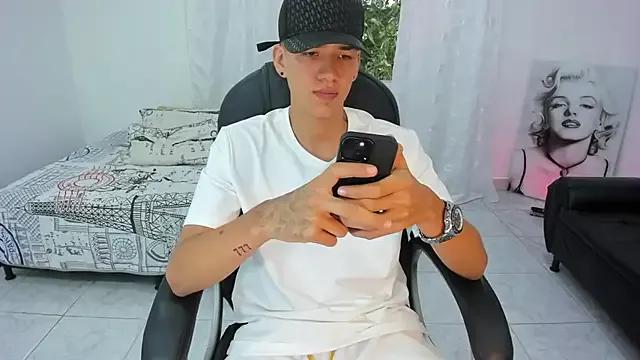 maxthomson_boy from StripChat is Freechat