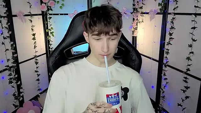 Maxwellchiik webcams show profile image 