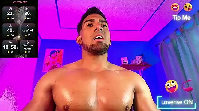 Maxxi_Brown from StripChat