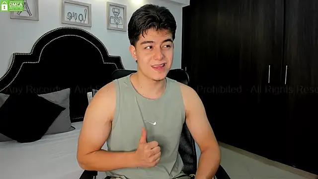 MaxxiCruz from StripChat