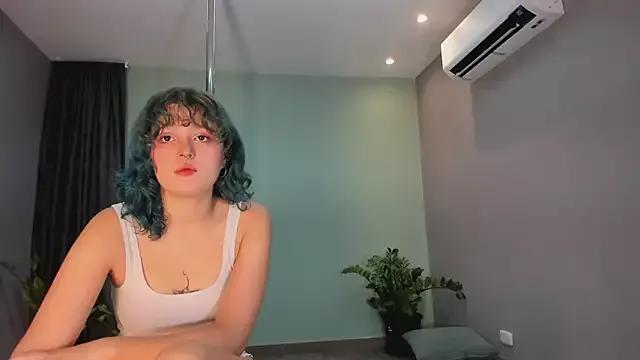 Maxxixne from StripChat