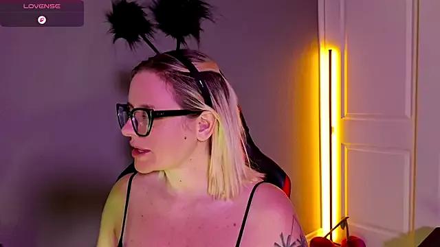 Photos of MAXXXTV from StripChat is Freechat