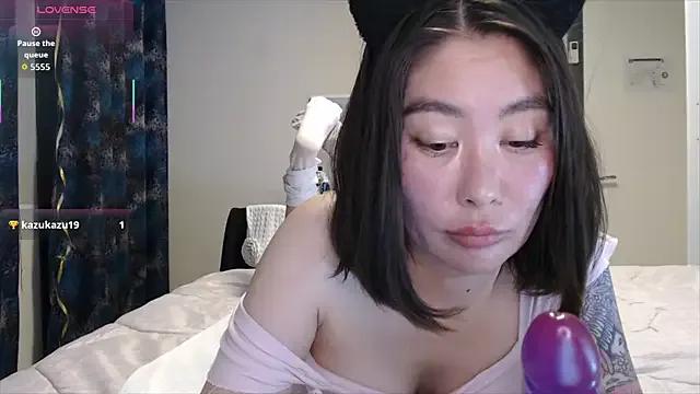 Maya_Kumashiro from StripChat is Freechat