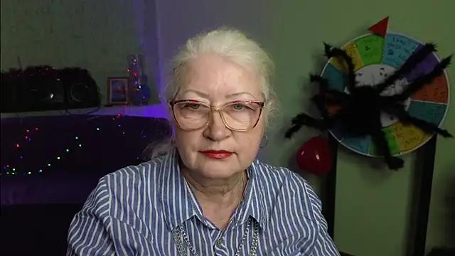 Maya_Mayflower from StripChat