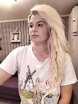 Mayaaaaaa_ from StripChat