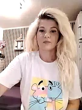 Mayaaaaaa_ from StripChat