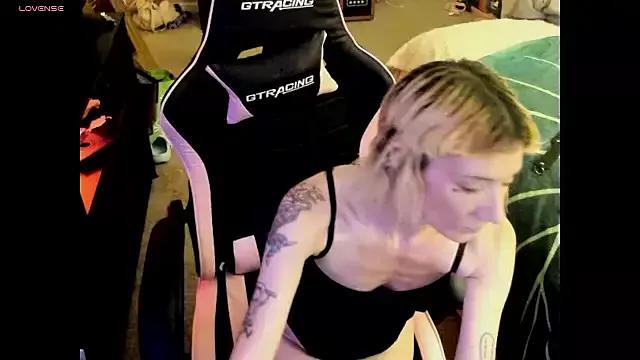 mayahoney_gfe from StripChat is Freechat
