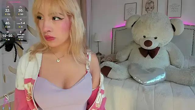 Mayajhons from StripChat