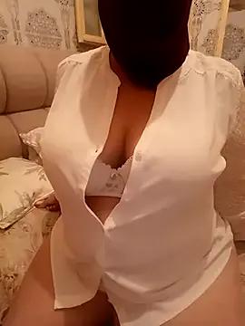 mayakhalyfaa from StripChat