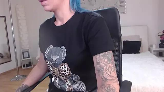 MayaWeisss from StripChat is Freechat