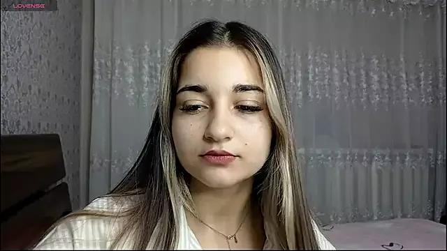 Photos of MaydaFarran from StripChat is Freechat