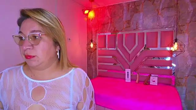 MaylinRosse_ from StripChat is Freechat