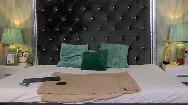 Mazikeen_Smith_ from StripChat is Freechat