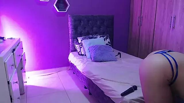 Medelynevans1 from StripChat