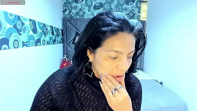 Megan_Milf__ from StripChat is Freechat