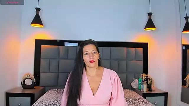 Melina_Mature from StripChat is Freechat