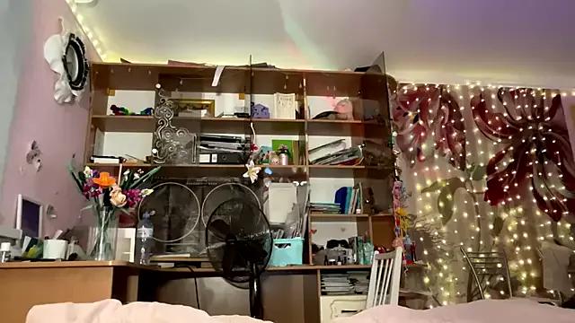 MelisaBloomy from StripChat is Freechat