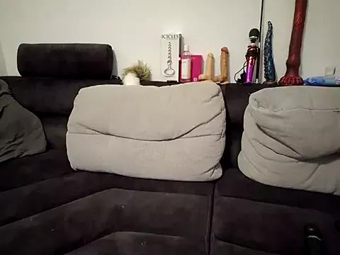 Melly4You from StripChat