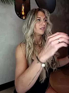 Photos of Melody1600 from StripChat is Freechat