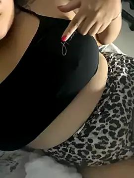 MelzinhaHoney_ from StripChat is Freechat