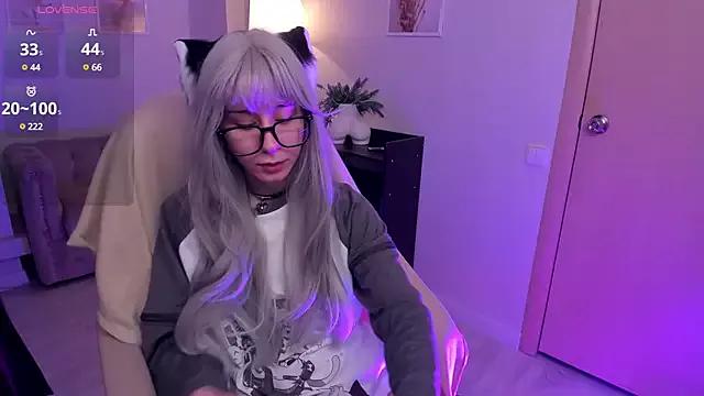 meomeee from StripChat