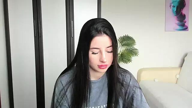 meowallen from StripChat is Freechat