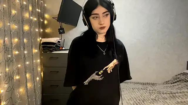 Meowluly from StripChat is Freechat