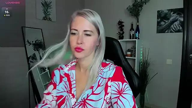 Mermaid_N from StripChat
