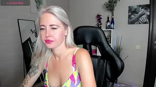 Mermaid_N from StripChat