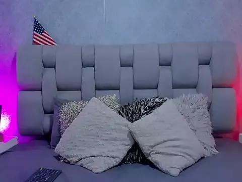 Meryann_ from StripChat is Freechat