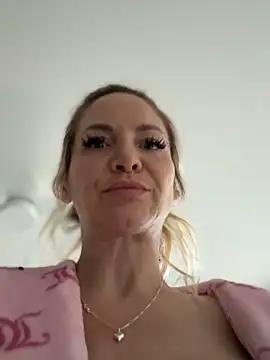 MessyNastyQueen from StripChat
