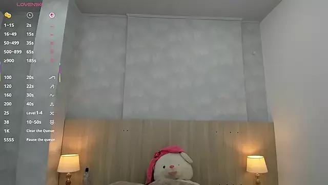 Mia_aristizabal webcams show profile image 