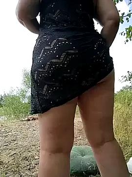 MIA_LO_VE webcams show profile image 