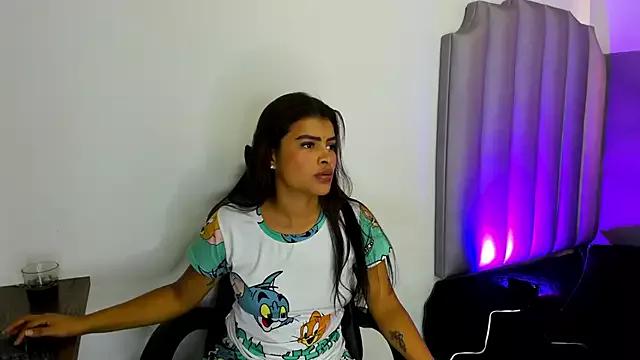 Miaa_Rosse from StripChat is Freechat